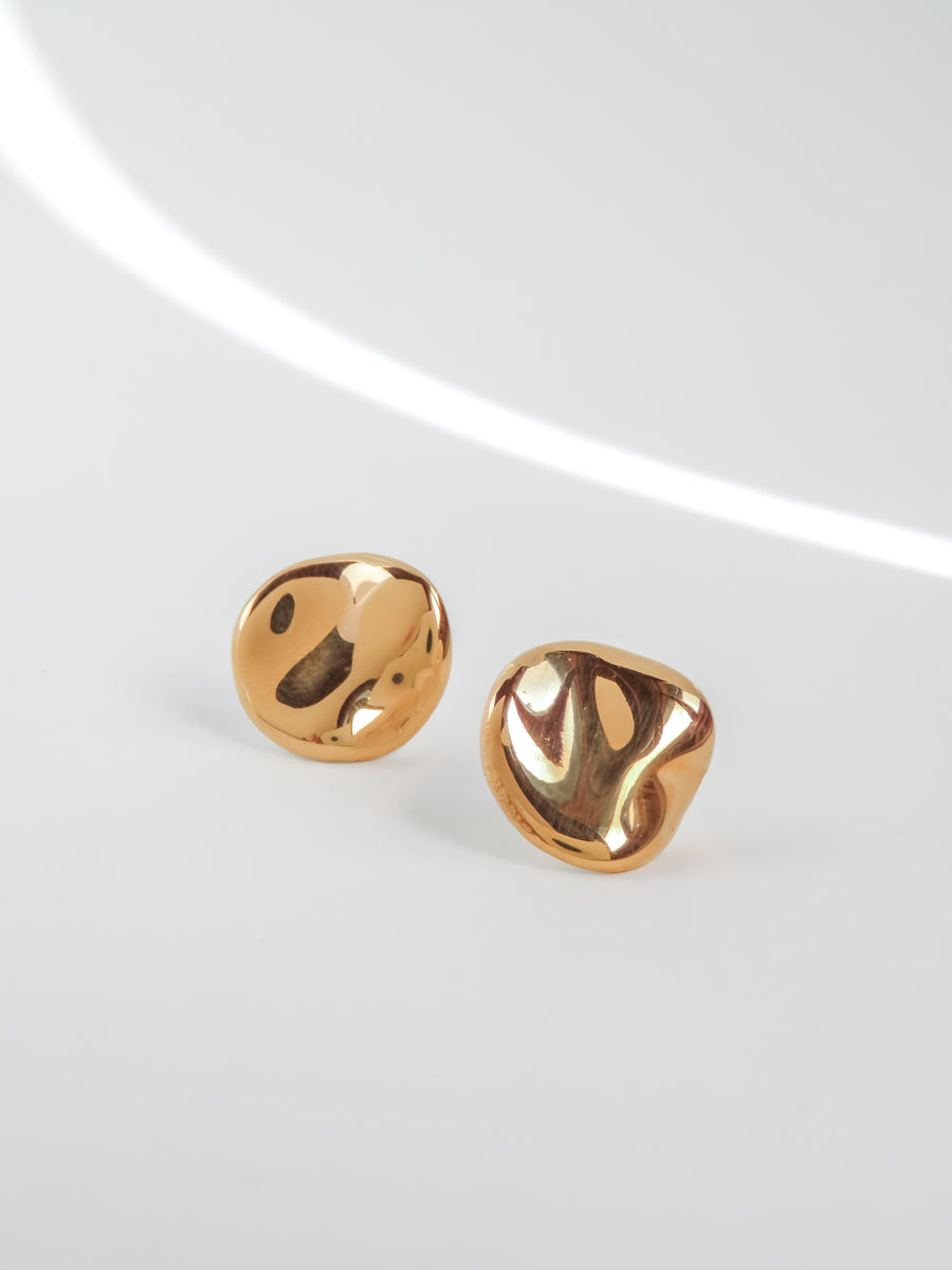 Nina Bosch: Petal Earrings - Gold