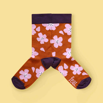 Feat. : Ladies Rust and Lilac 70s Floral Socks