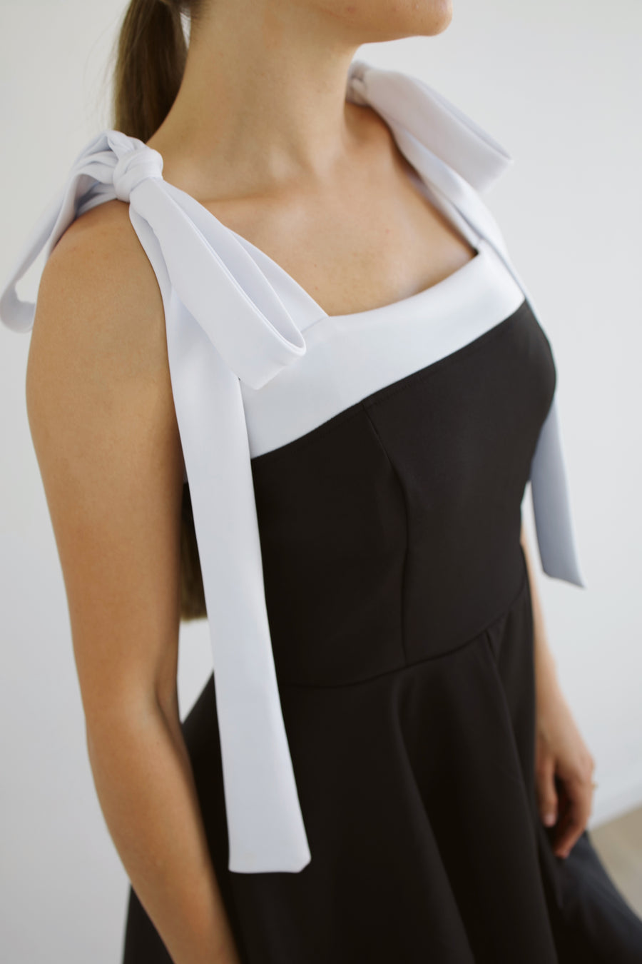 Cfisticated Dress Rental : The Black and White Alanah Dress
