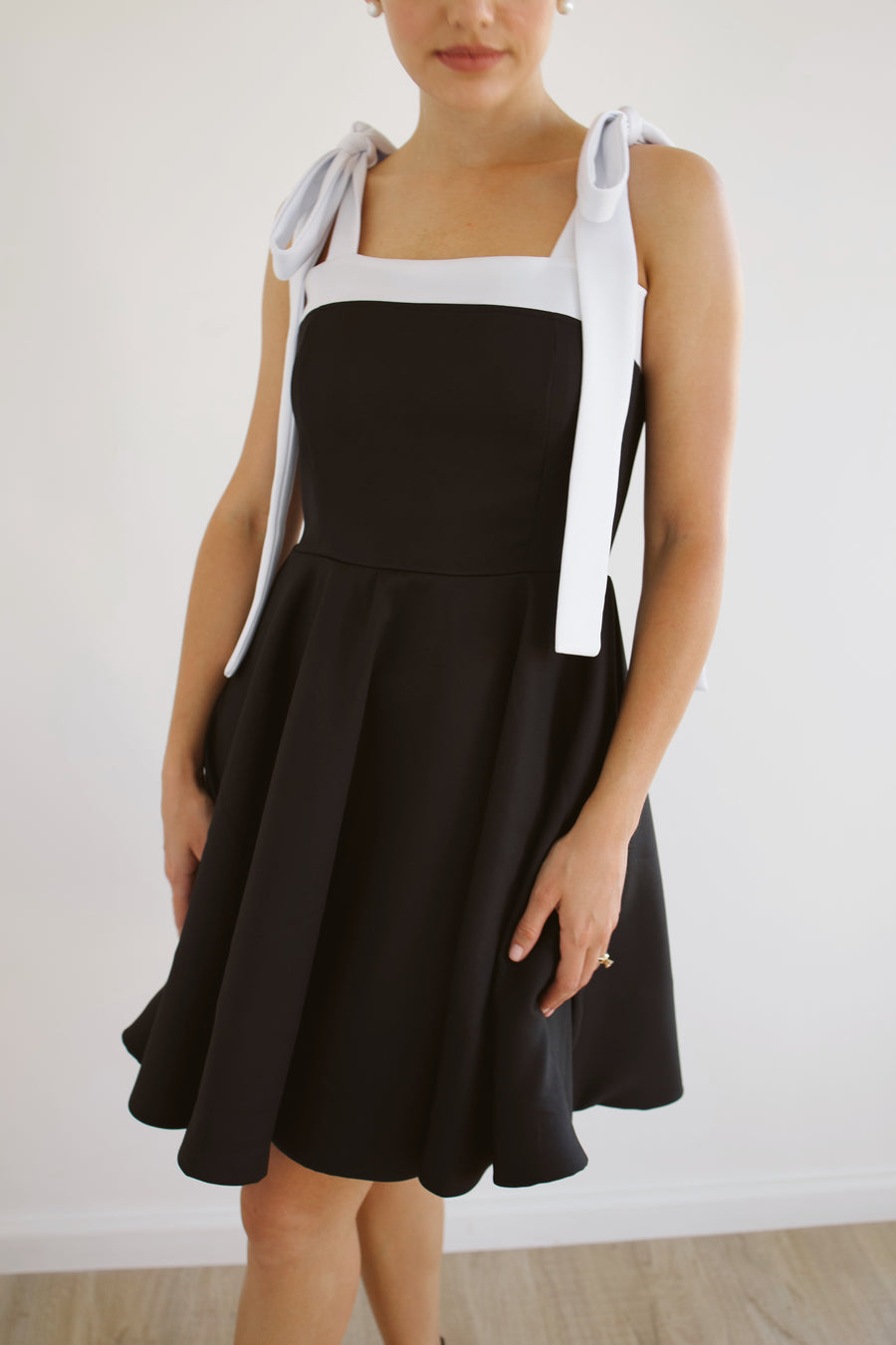 Cfisticated Dress Rental : The Black and White Alanah Dress